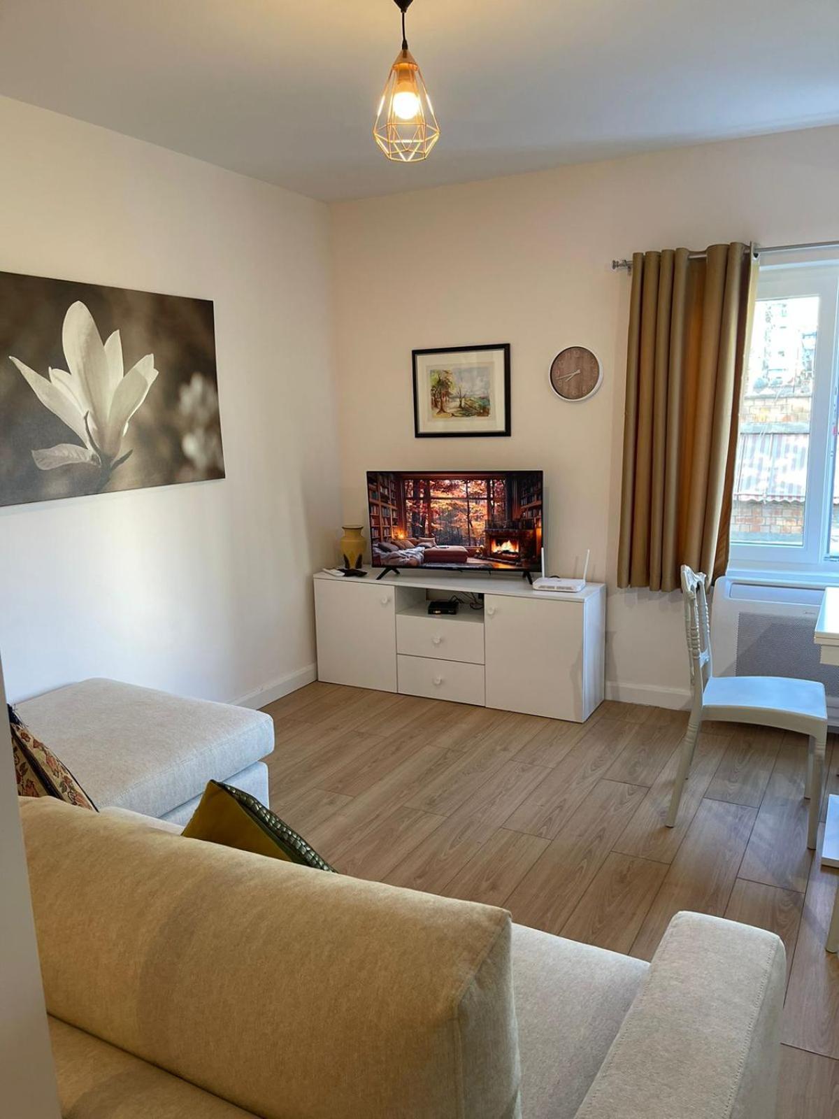 Dream Apartament Тирана Экстерьер фото