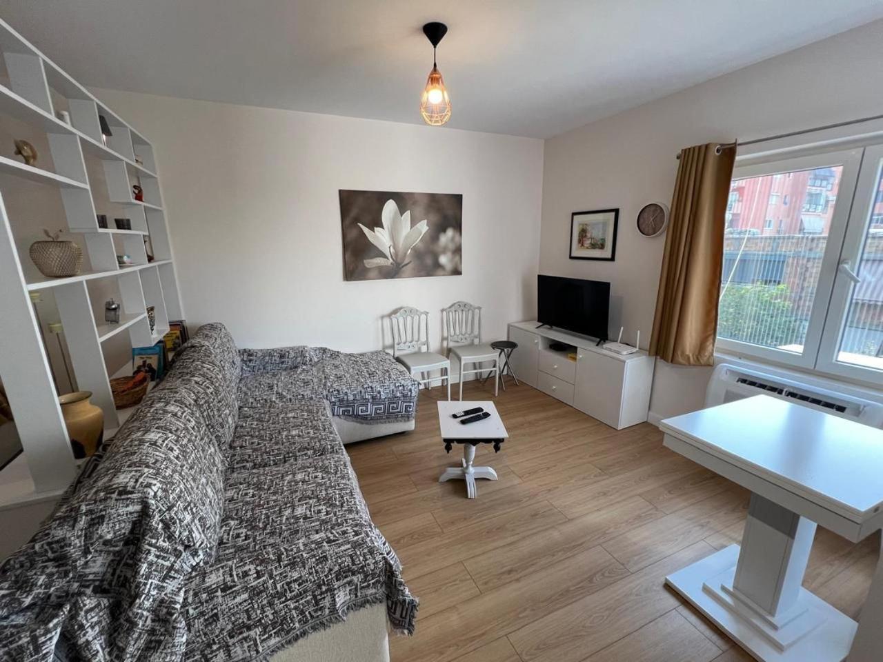 Dream Apartament Тирана Экстерьер фото